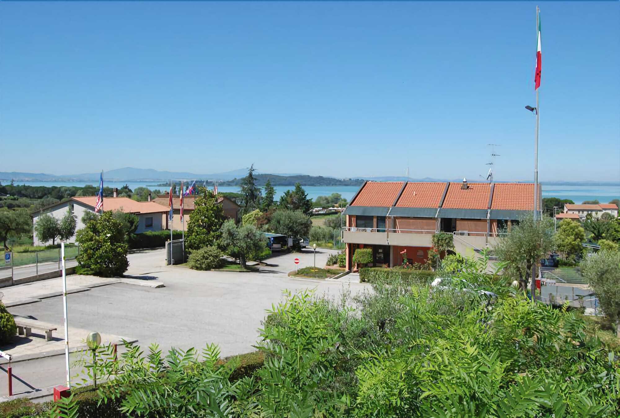 Hotel Le Tre Isole Magione Exterior photo