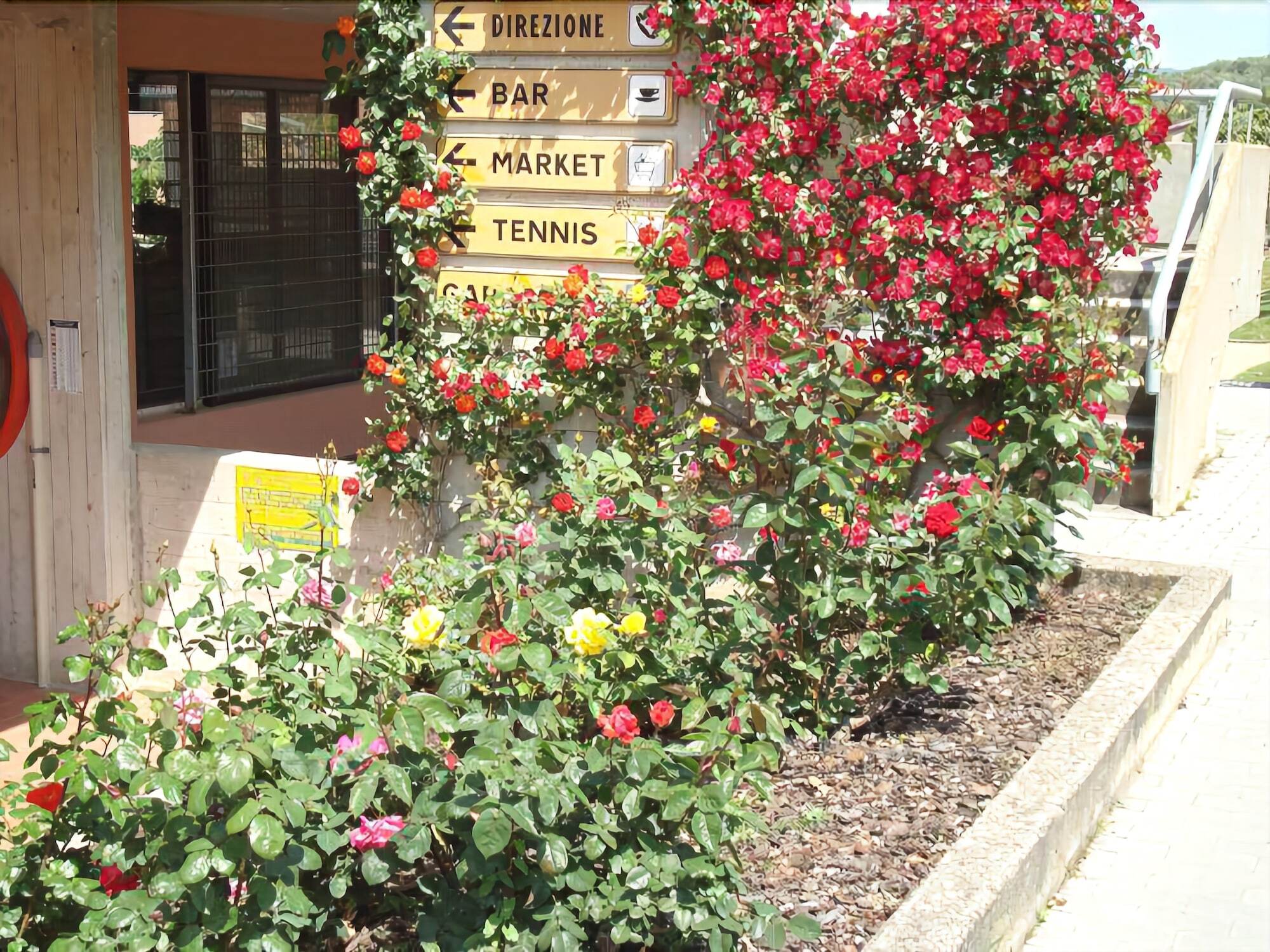 Hotel Le Tre Isole Magione Exterior photo